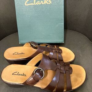 Clark’s Brown Leather Sandals Size 10 M Great Condition